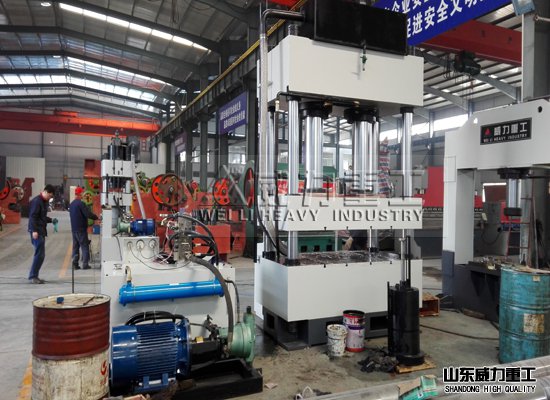 400噸三梁四柱油壓機(jī)生產(chǎn)車間實(shí)景拍攝