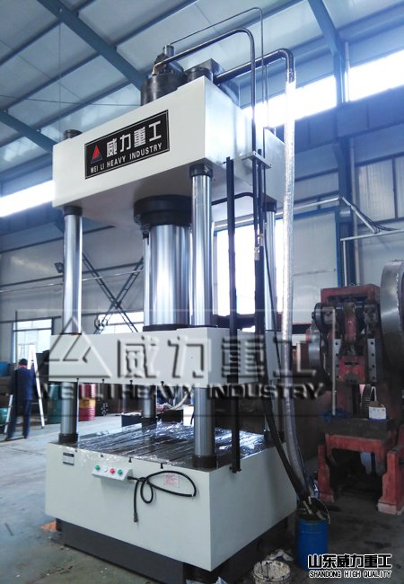 500噸四柱油壓機(jī)完成生產(chǎn)